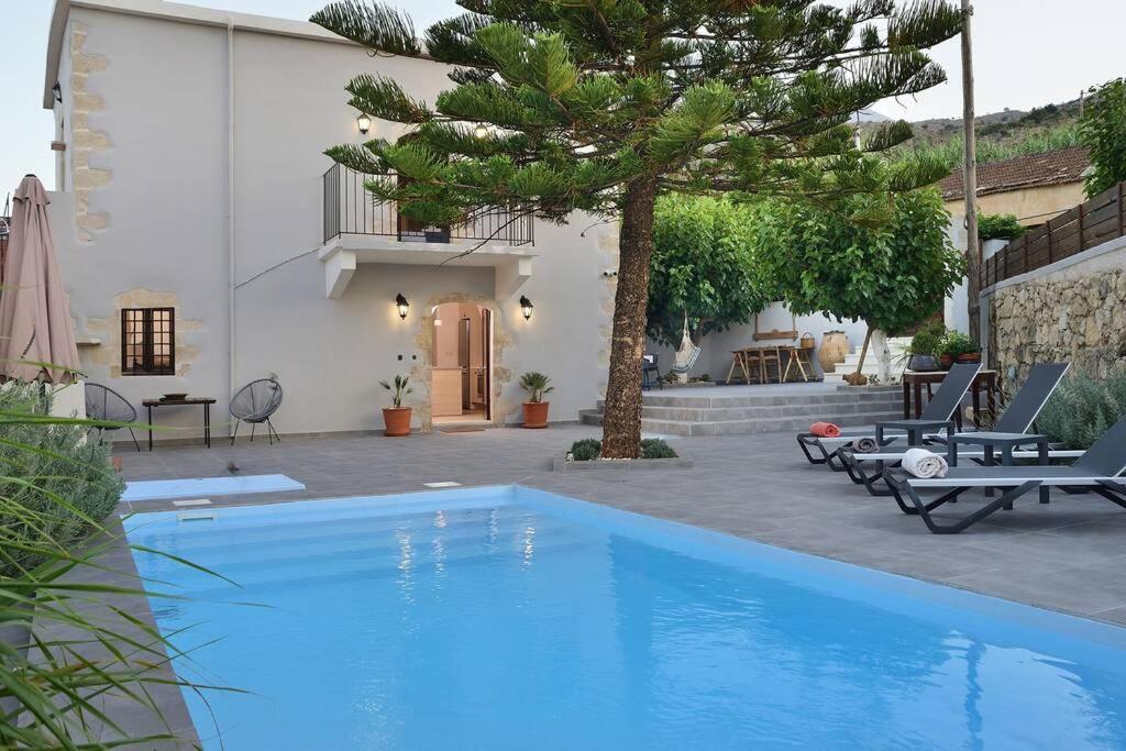 Villa Christini A Luxury Villa With Amazing Views Tzitzifes Bagian luar foto