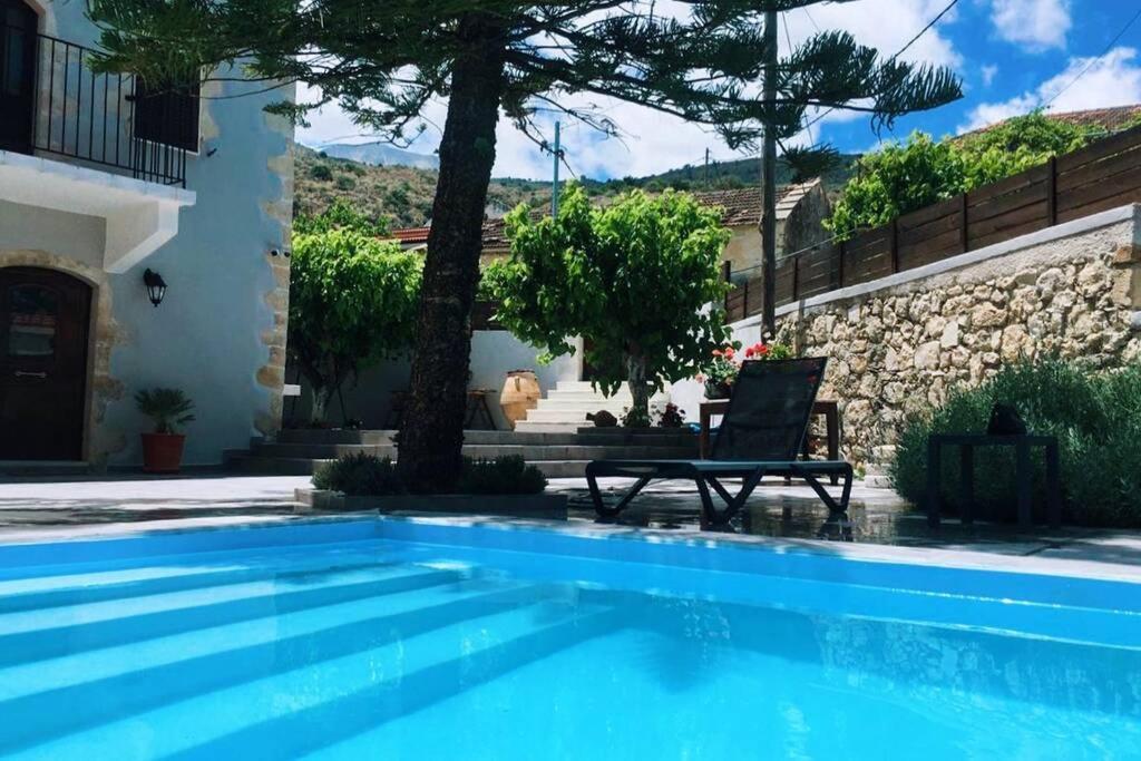 Villa Christini A Luxury Villa With Amazing Views Tzitzifes Bagian luar foto