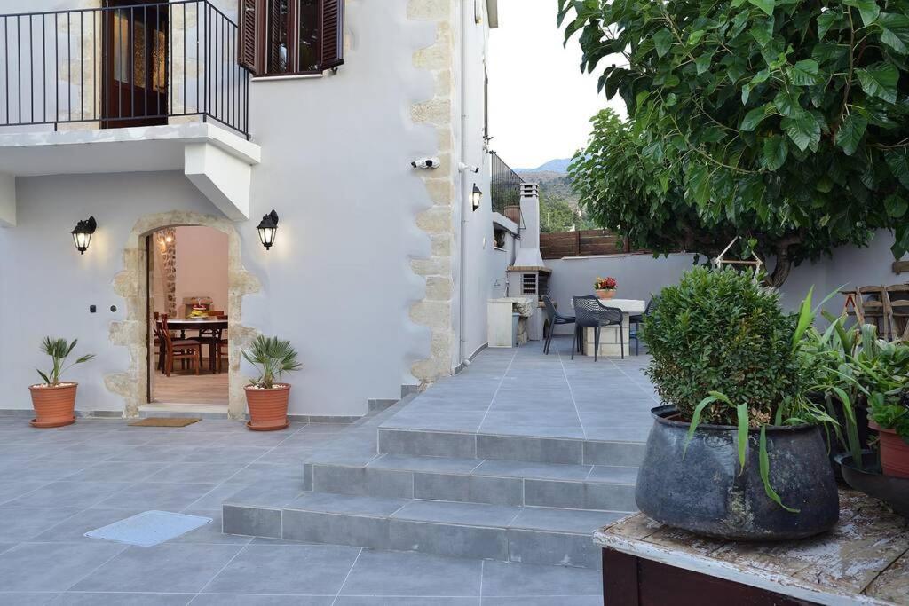 Villa Christini A Luxury Villa With Amazing Views Tzitzifes Bagian luar foto