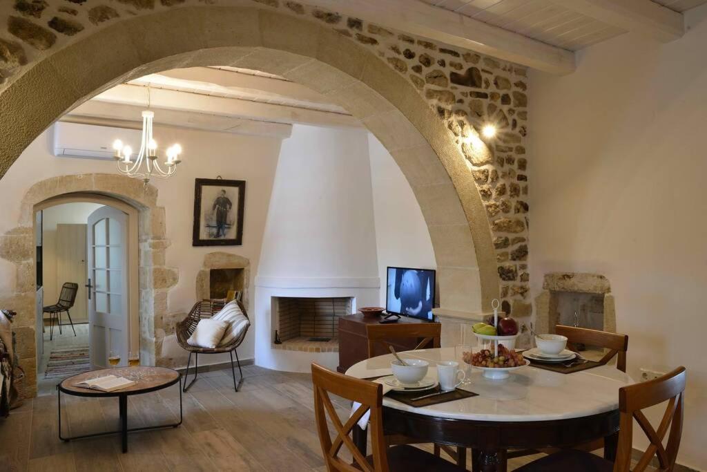 Villa Christini A Luxury Villa With Amazing Views Tzitzifes Bagian luar foto