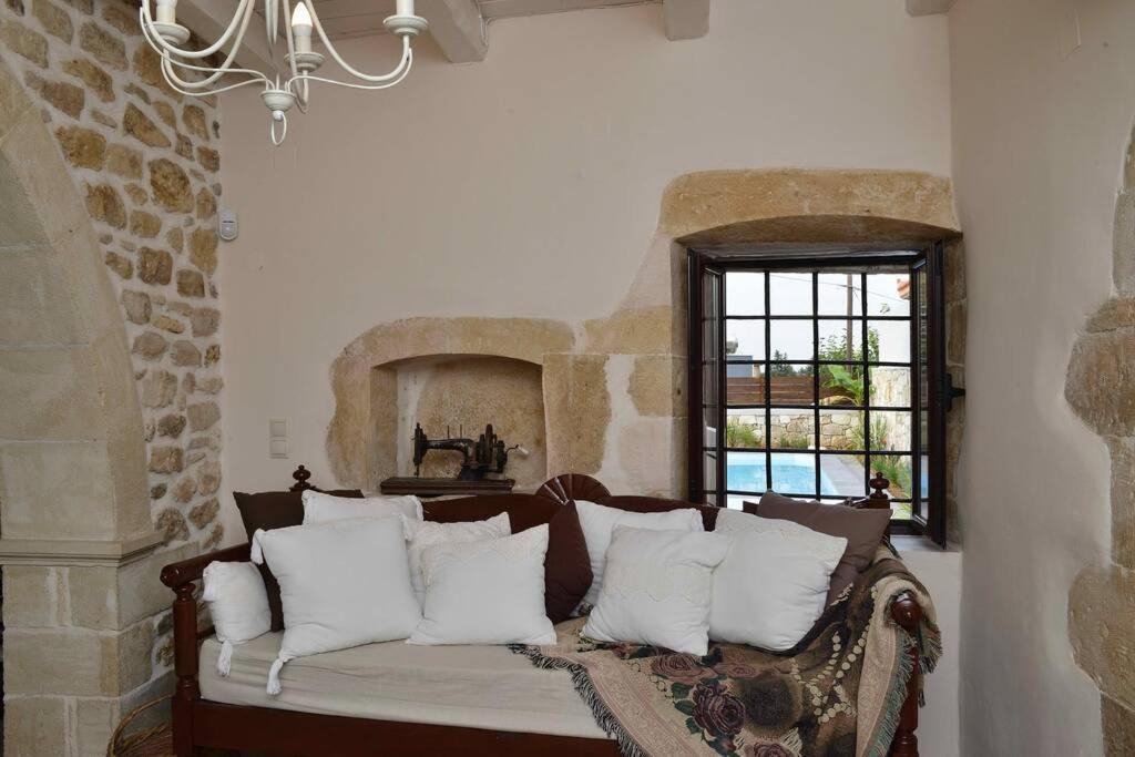 Villa Christini A Luxury Villa With Amazing Views Tzitzifes Bagian luar foto
